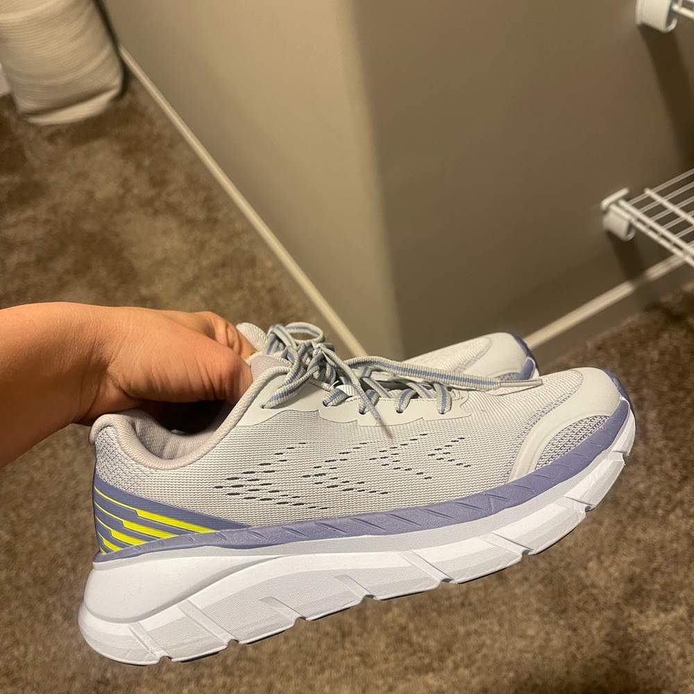 Hoka Clifton dupe size 6